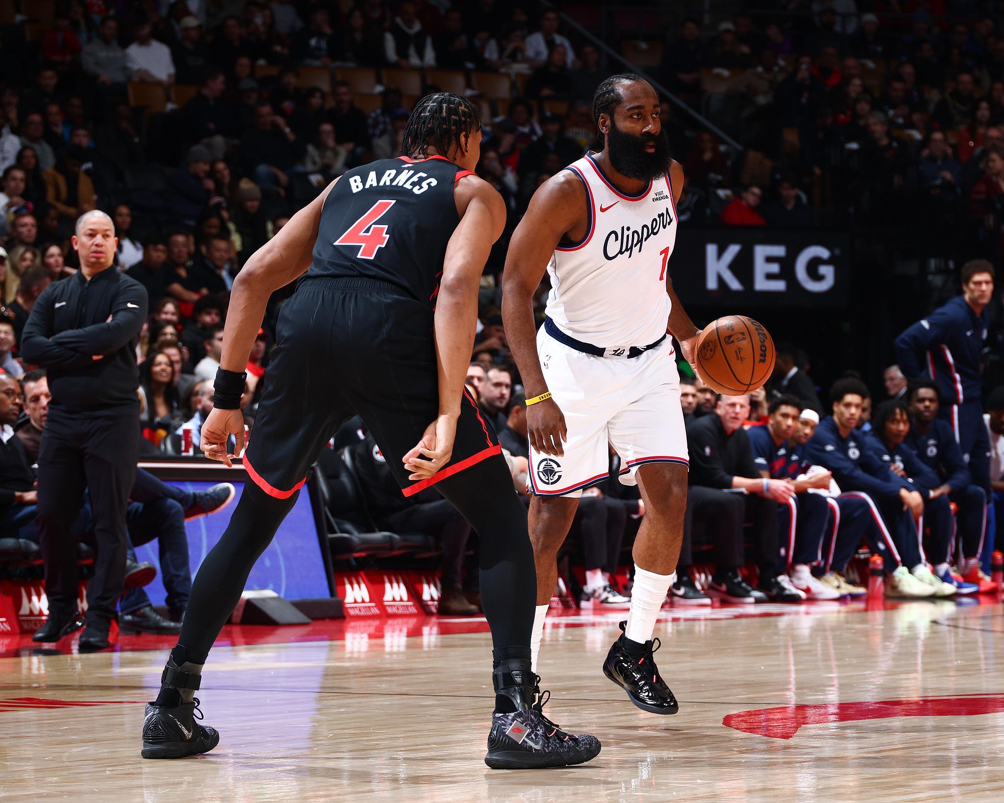 开云官网-快船5连胜重返前十！一口气获4大利好：小卡缺阵哈登31+10太硬气