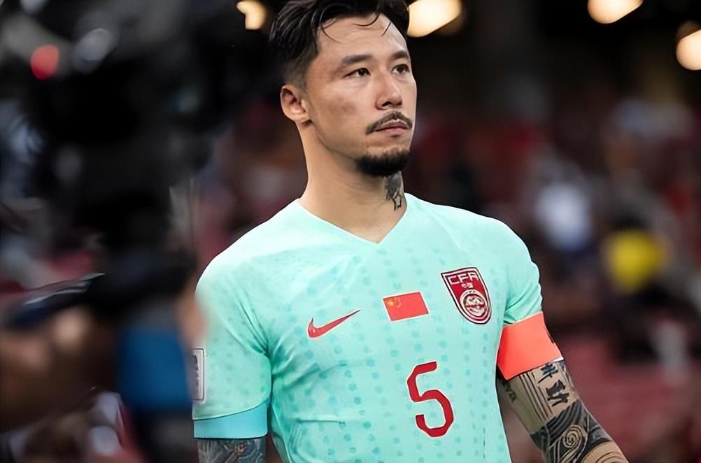 开云官网-武汉球迷都觉得刘奕鸣会走，为何如今却官宣跟三镇续约，引发热议