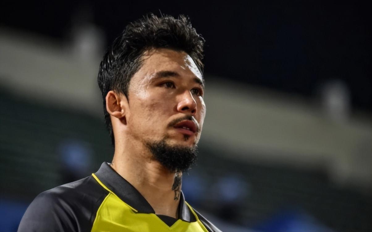 开云官网-武汉球迷都觉得刘奕鸣会走，为何如今却官宣跟三镇续约，引发热议