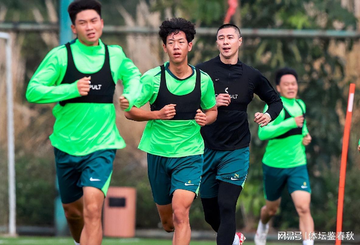 拒绝离队!国安欲解约外援中卫遭拒,到底是谁给俱乐部留下大坑?