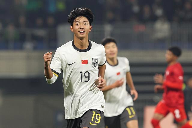 开云体育-U17国足将在5月迎亚洲杯 国足剑指冠军 我们年轻一代很有希望